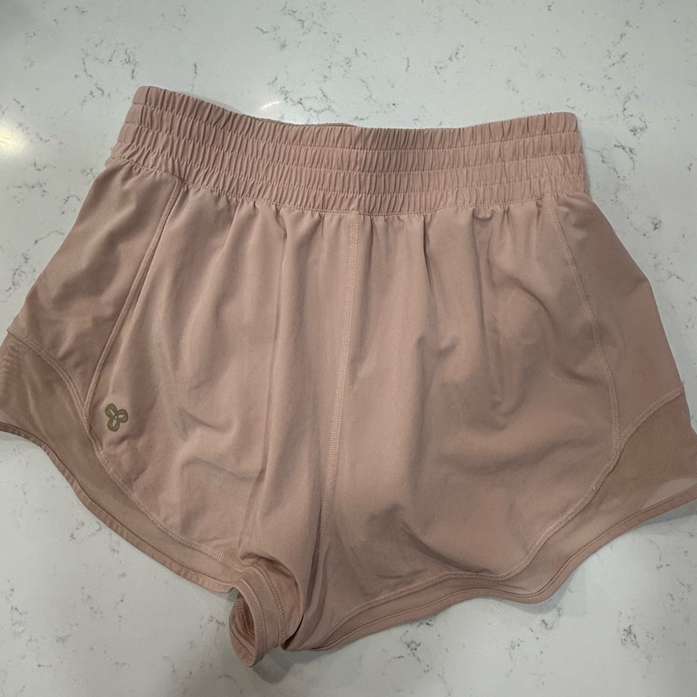 Aritzia golden MoveTech Legacy Lo-Rise Shorts - Lasso Taupe Size 6